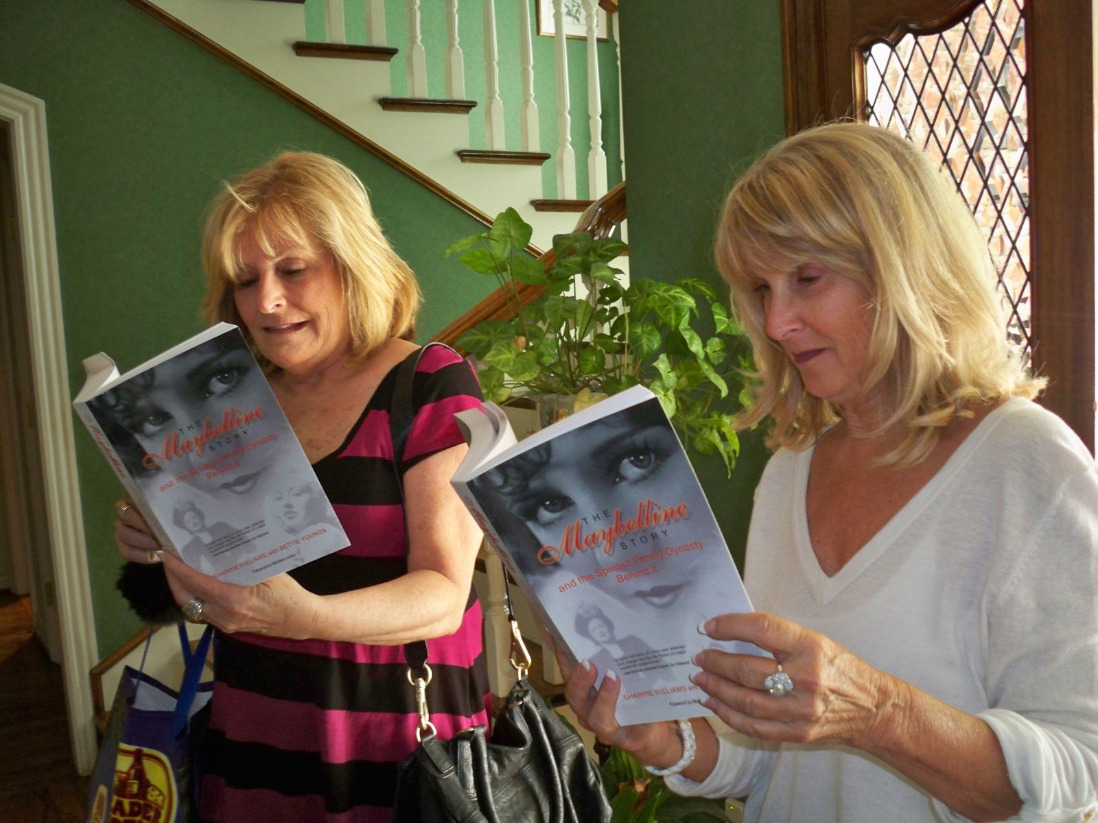 Ladies in Woodland Hills, CA, can’t put the Maybelline Story down!