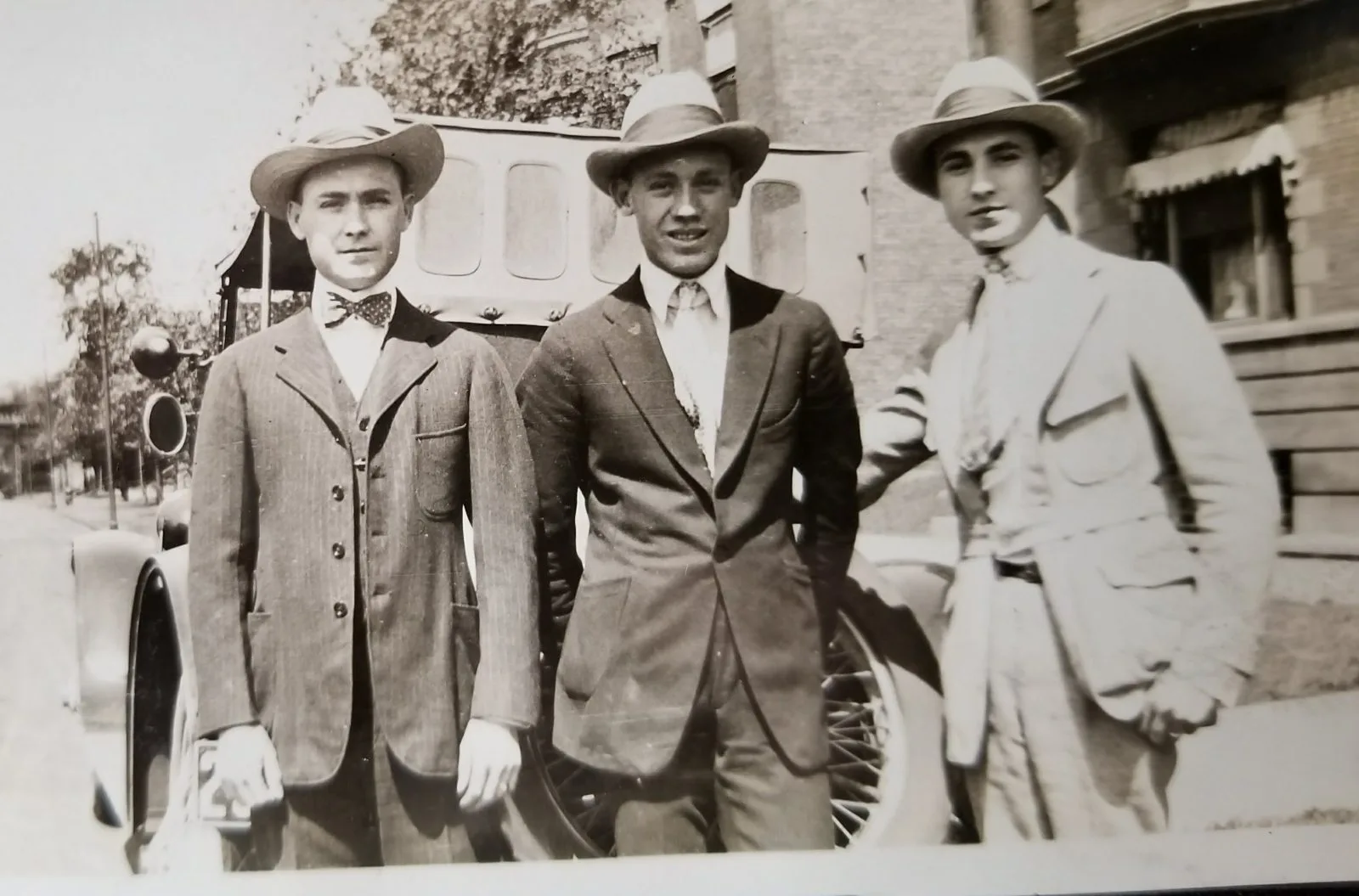 Preston’s life reflects both the glamour and the grit of the Maybelline dynasty—his contributions to the company intertwined with a personal story of struggle and resilience