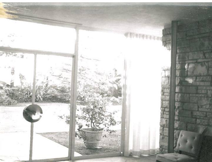 RETRACTION OF PAST POST…Jennifer Aniston’s Property DID NOT BELONG to Maybelline founder Tom Lyle Williams