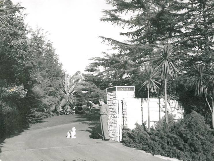 RETRACTION OF PAST POST…Jennifer Aniston’s Property DID NOT BELONG to Maybelline founder Tom Lyle Williams