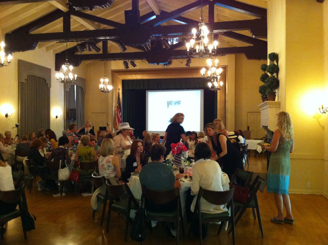 Vintage Maybelline Glamour Alive and Well in Beverly Hills