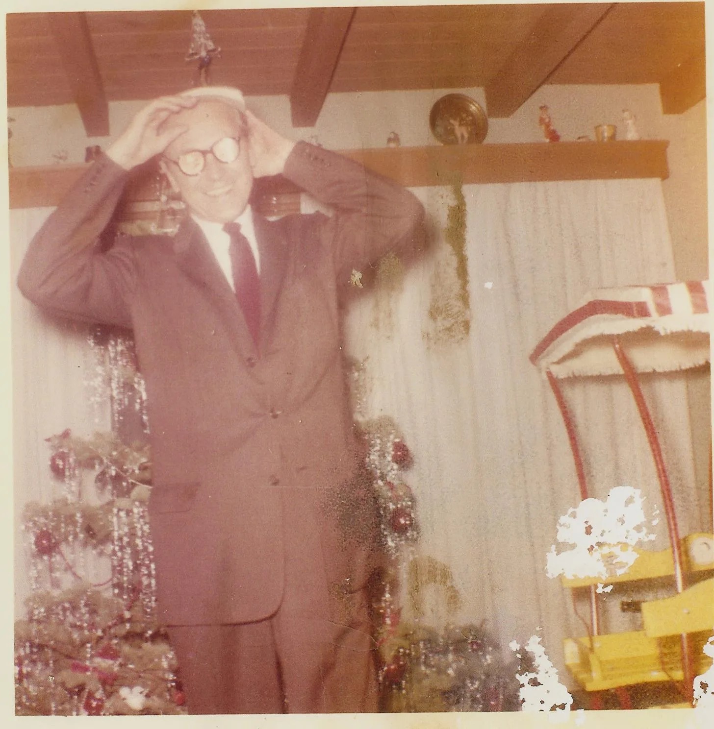 Merry Christmas from Author, Sharrie Williams. Here are some of my favorite vintage Christmas pictures