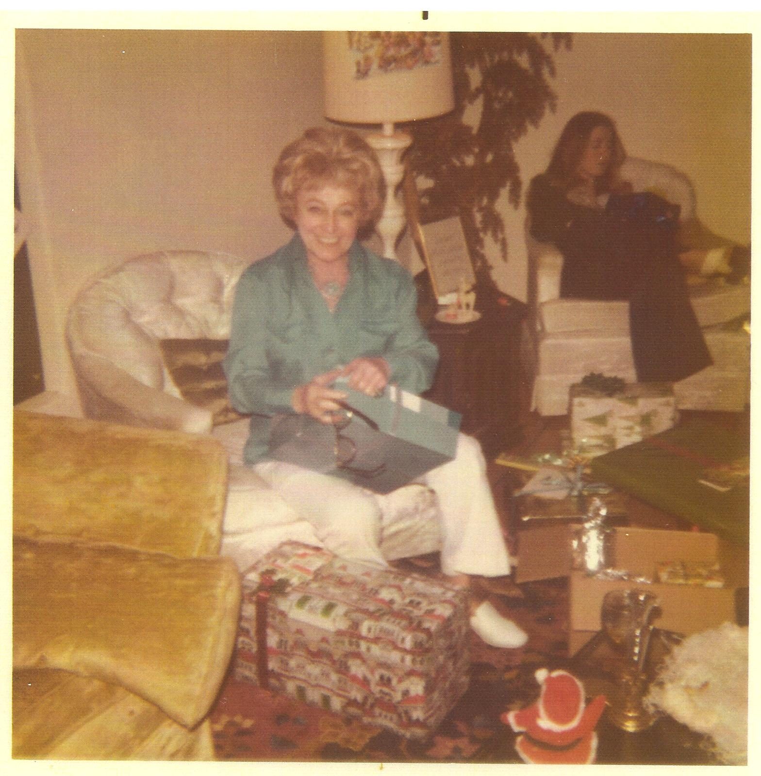 More vintage Maybelline Christmas pictures.