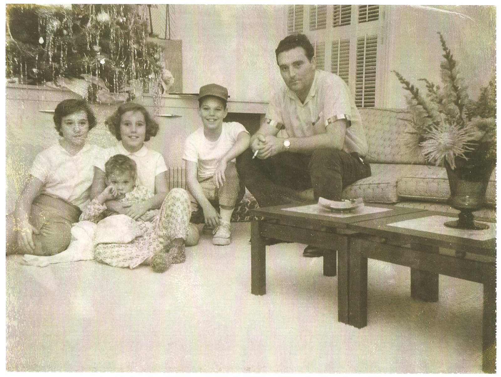 Merry Christmas from Author, Sharrie Williams. Here are some of my favorite vintage Christmas pictures