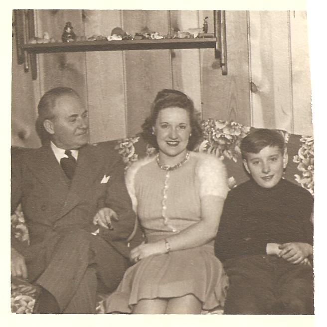 Merry Christmas from Author, Sharrie Williams. Here are some of my favorite vintage Christmas pictures