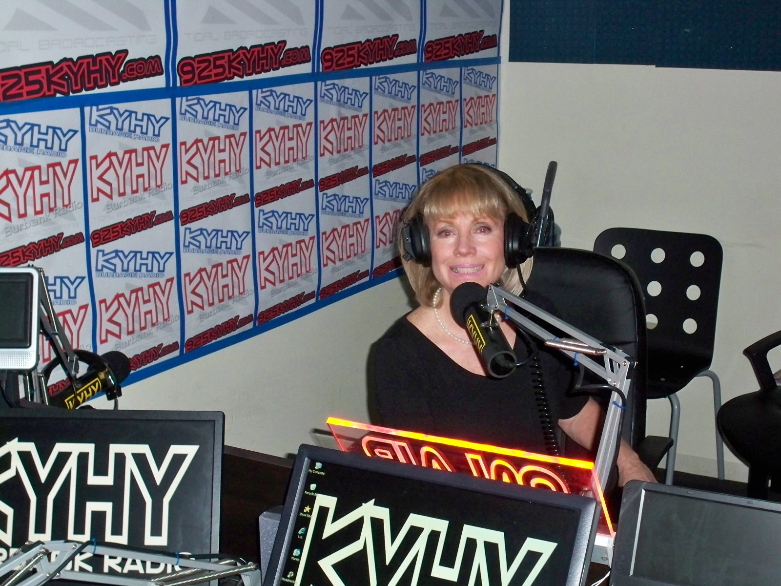 Maybelline Story Author Sharrie Williams on the Dare to Dream Show.
