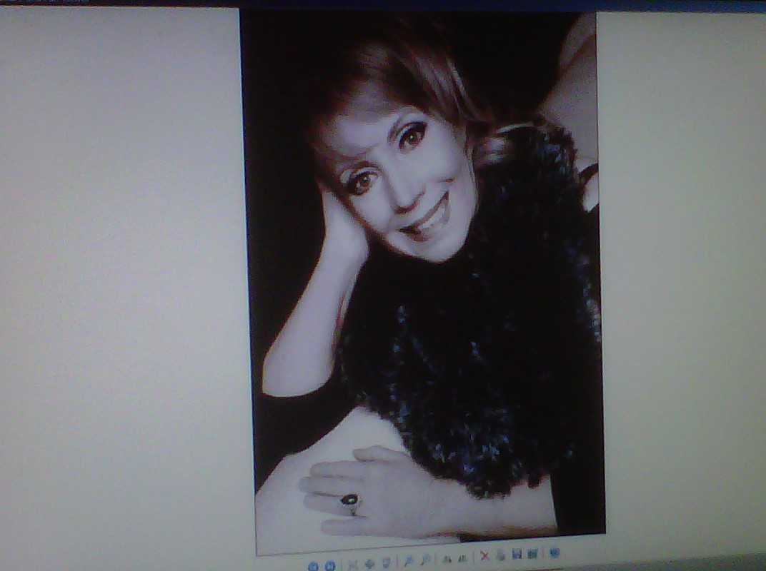 Walk with me through a 4 hour photo shoot at Glamour Shots