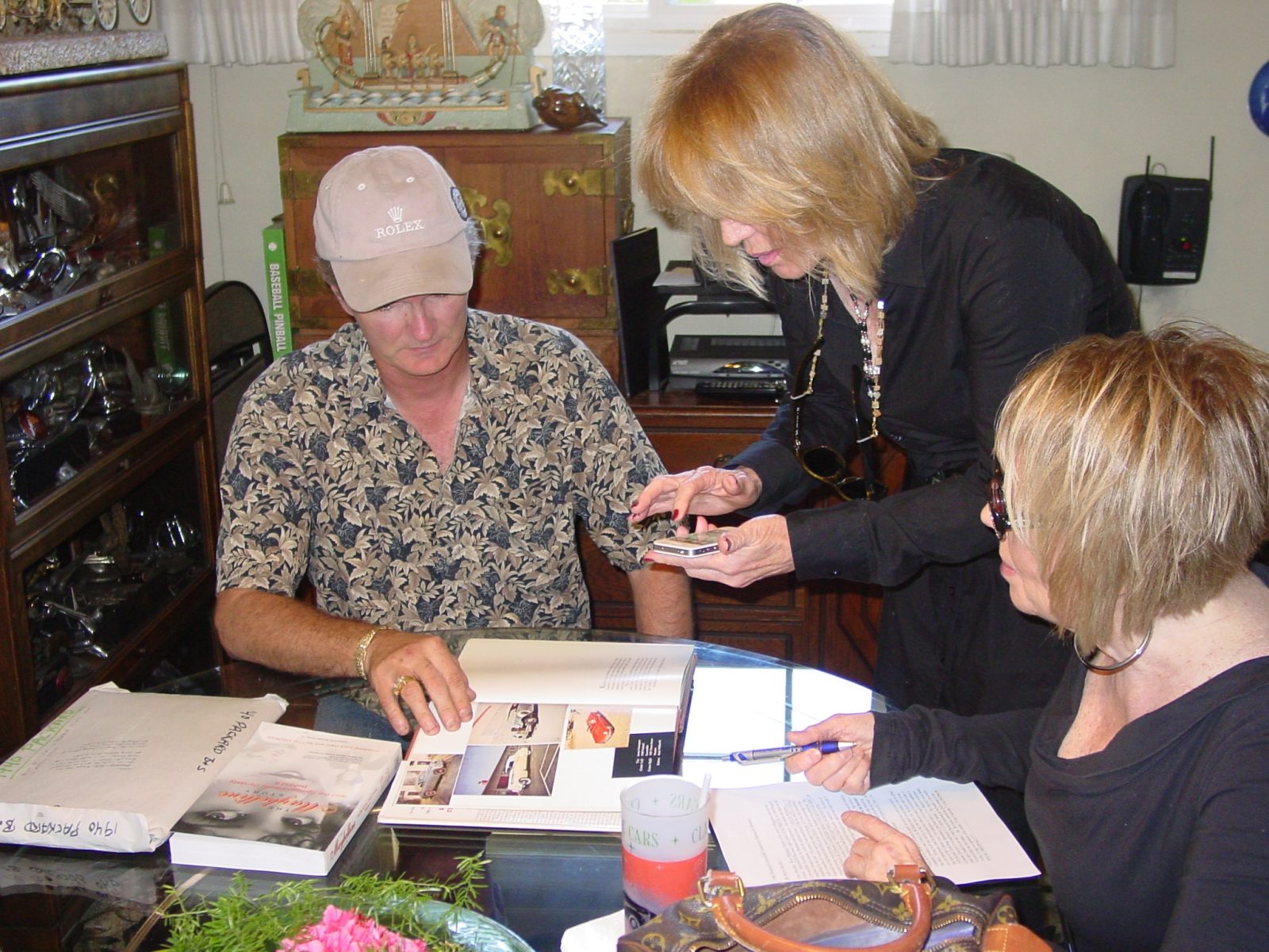 VINTAGE MAYBELLINE HISTORY DETECTIVES on the  hunt for “What ever happened to TL’s 1940 Packard Victoria.