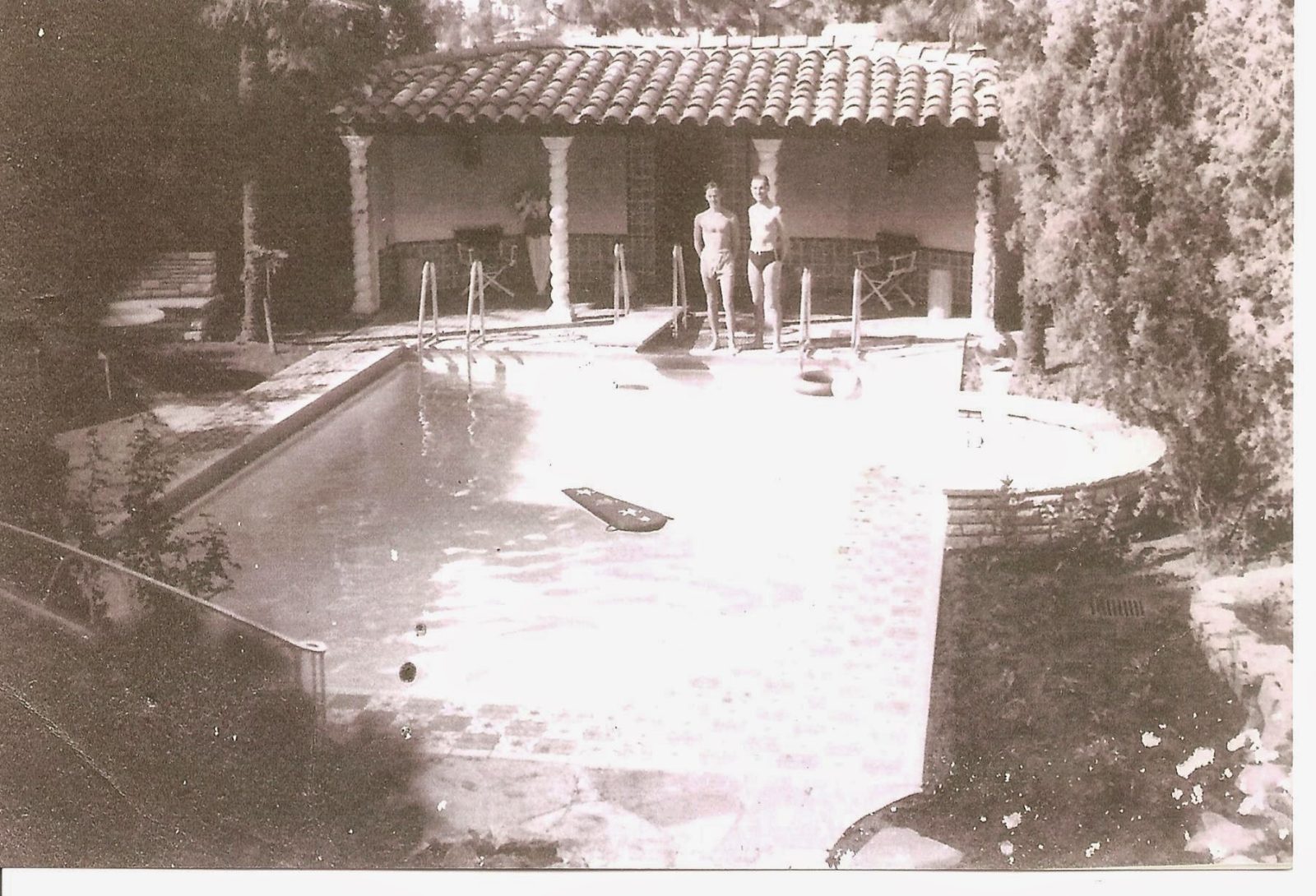 Spectacular Pictures and description of the Villa Valentino, in the Hollywood Hills, 1940