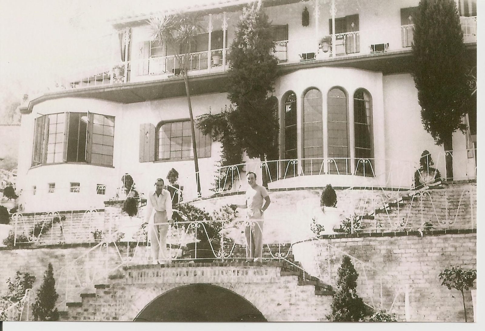 OLD HOLLYWOOD pictures and letters from the Villa Valentino during the 1940s