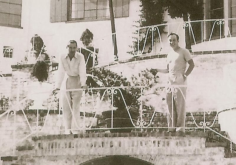 Hilarious Old Hollywood Glamour at the Brown Derby in Beverly Hills, 1940…