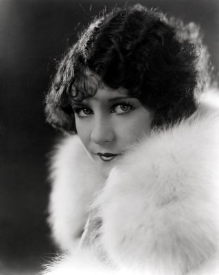 Maybelline Super Model from the 1920’s, Viola Dana.