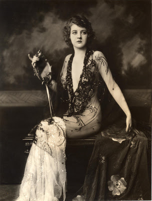 Erte’ – Ziegfield Follies, Maybelline in the 1920’s.