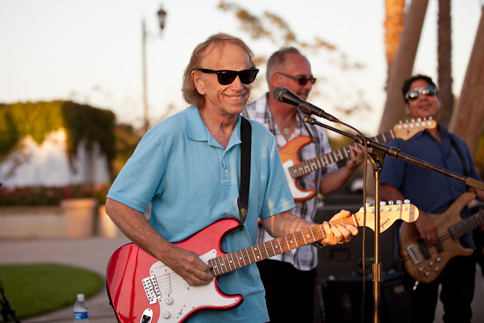 Beach Boy Al Jardine and Chuck Williams sing “Surfin USA”.