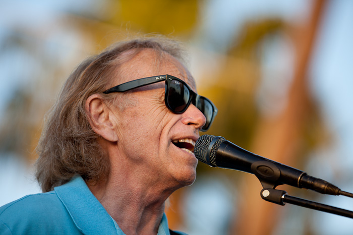 Beach Boy Al Jardine and Chuck Williams sing “Surfin USA”.