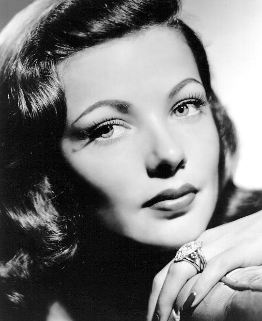Maybelline’s stunning  Cover-Girls from the 1940’s