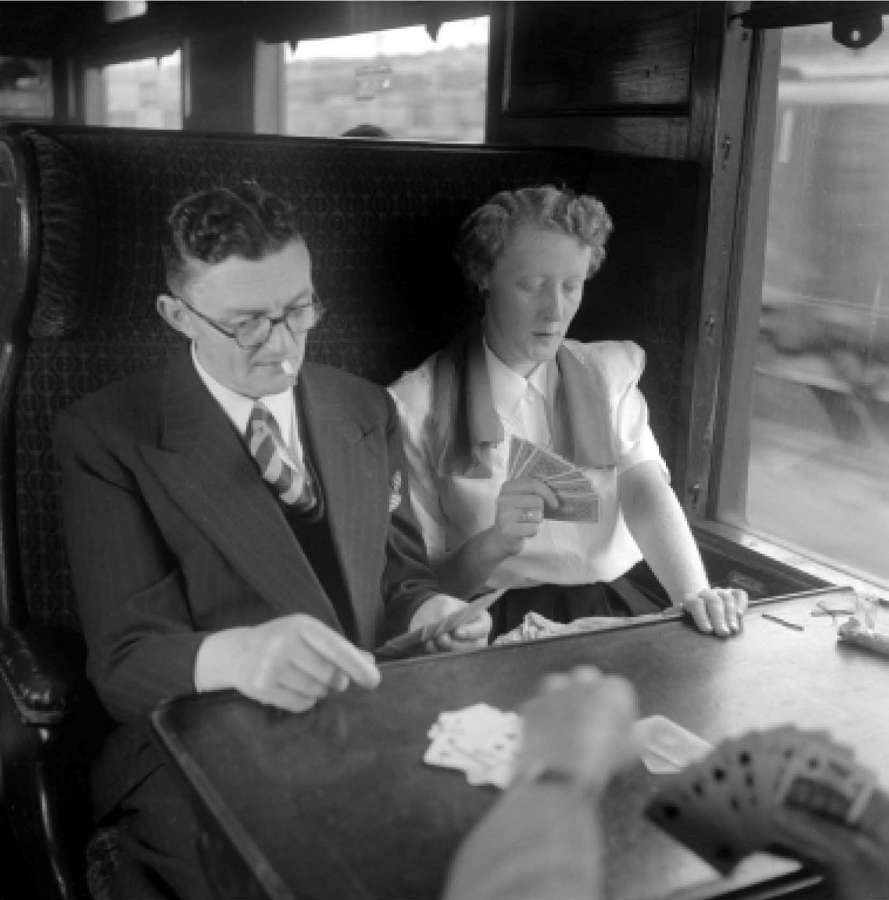 Maybelline cousins leave Chicago bound for California to visit the Villa Valentino in Hollywood in 1940