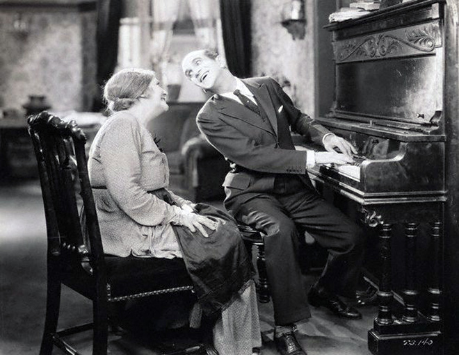 Maybelline Family welcomes a baby girl in 1927.