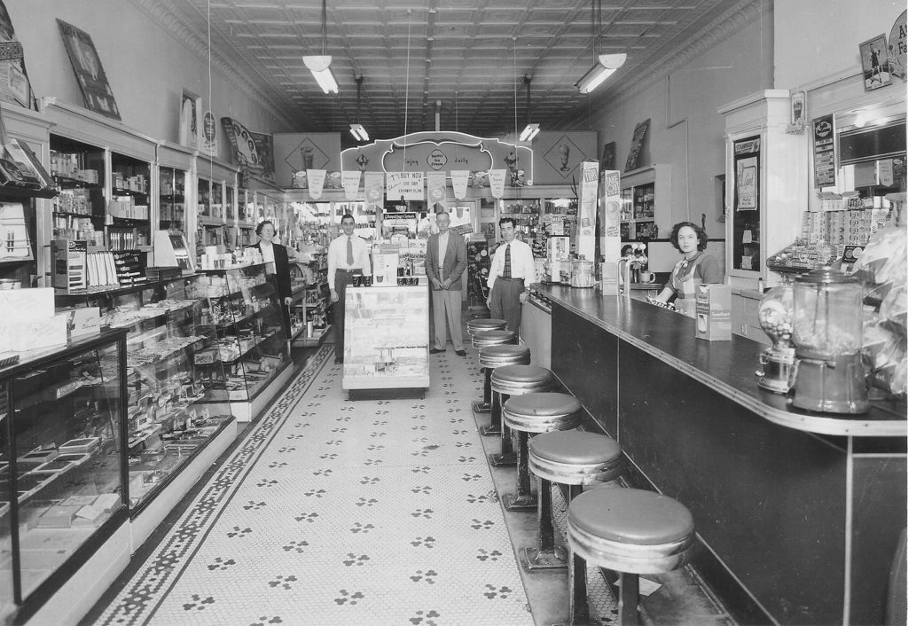 Maybelline – Queen of the Drug Store in the 1930s