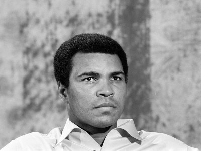 TRAVOLTA – ALI – THE BEACH BOYS – DONNA SUMMER –  CARROLL SHELBY – CHUCK WILLIAMS AKA BB1