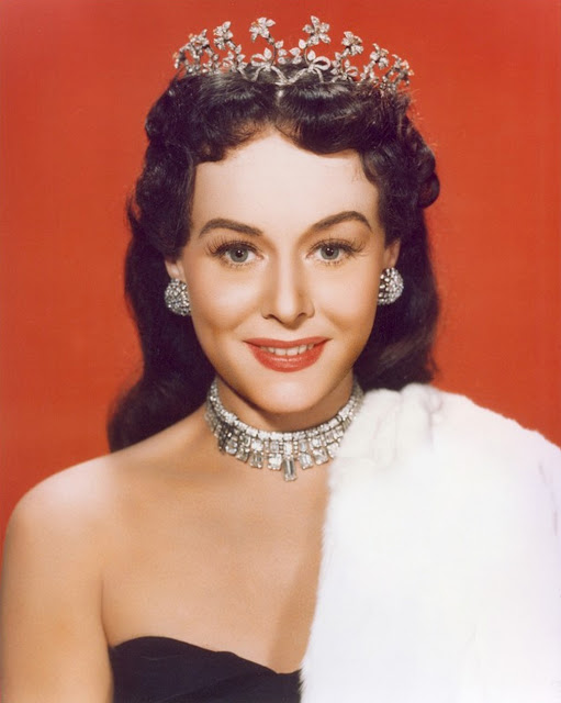 PAULETTE GODDARD AND “HOLLYWOOD’S PHOTOGRAPHIC ZIEGFELD” PAUL HESSE,